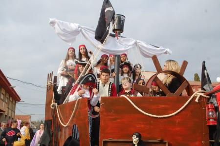 Imagen Sariñena celebra el carnaval con una multitudinaria jornada festiva