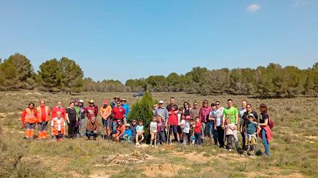 Imagen Sariñena planta más de 200 árboles junto a la Laguna en la celebración...